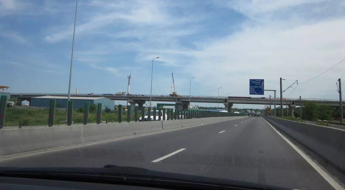 ”Crește” autostrada din România! Află unde se dă în folosință o nouă bucată de șosea cu șase benzi