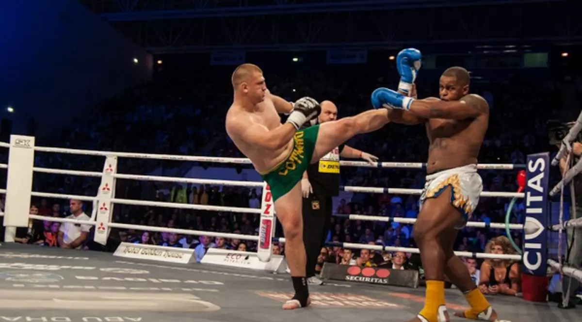 Cătălin Moroșanu a câștigat spectaculos în gala Superkombat de la Madrid