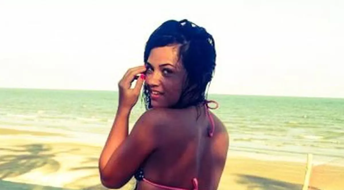 Tânăra care a făcut sex la "Insula Iubirii", în ipostaze de infarct pe net. Cum s-a lăsat fotografiată 