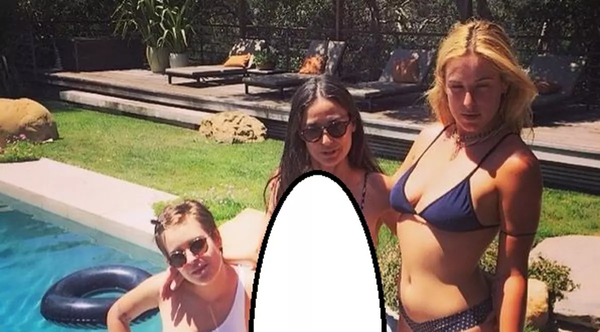 În bikini, zici că e o puștoaică! Ce bine arată DEMI MOORE la 52 de ani!