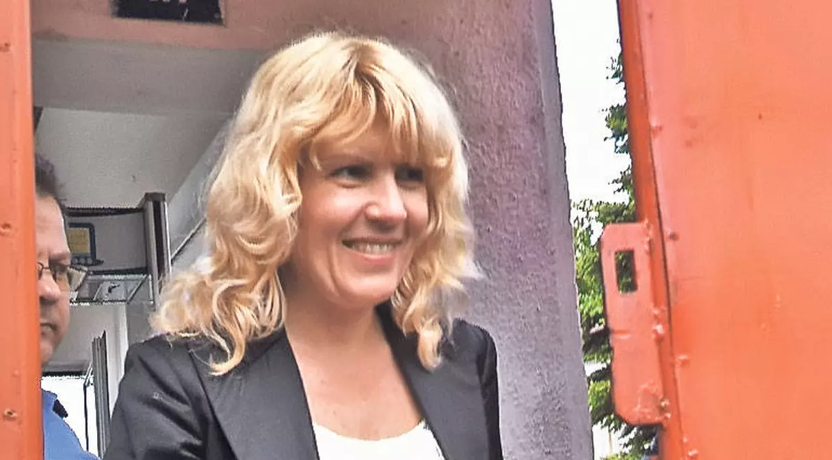 Elena Udrea le-a dat peste nas cârcotașilor, la Secția de Poliție. De ce s-a ROTUNJIT în ultima perioadă