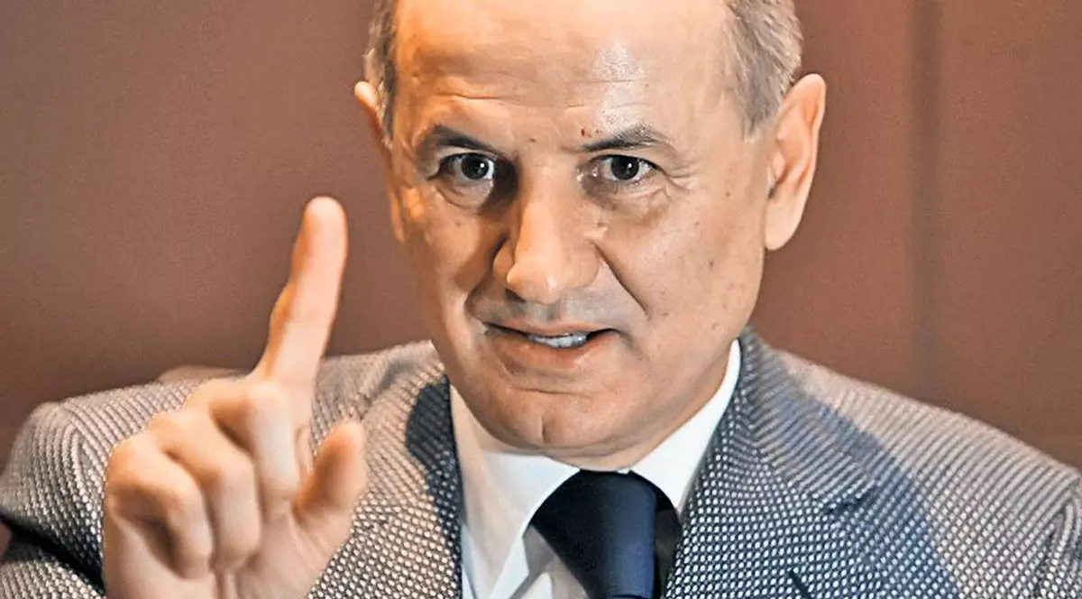 Cum se apără George Copos de acuzaţiile de plagiat: ”E o tâmpenie! O să mă duc în instanţa de judecată”