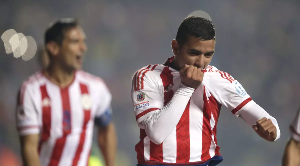 TRAGEDIE ÎN PARAGUAY. A văzut golul nepotului său cu Brazilia, apoi a închis ochii! ^Extaz și agonie pentru eroul Derlis Gonzalez. ”De ce, unchiule? Nu pot să cred!”