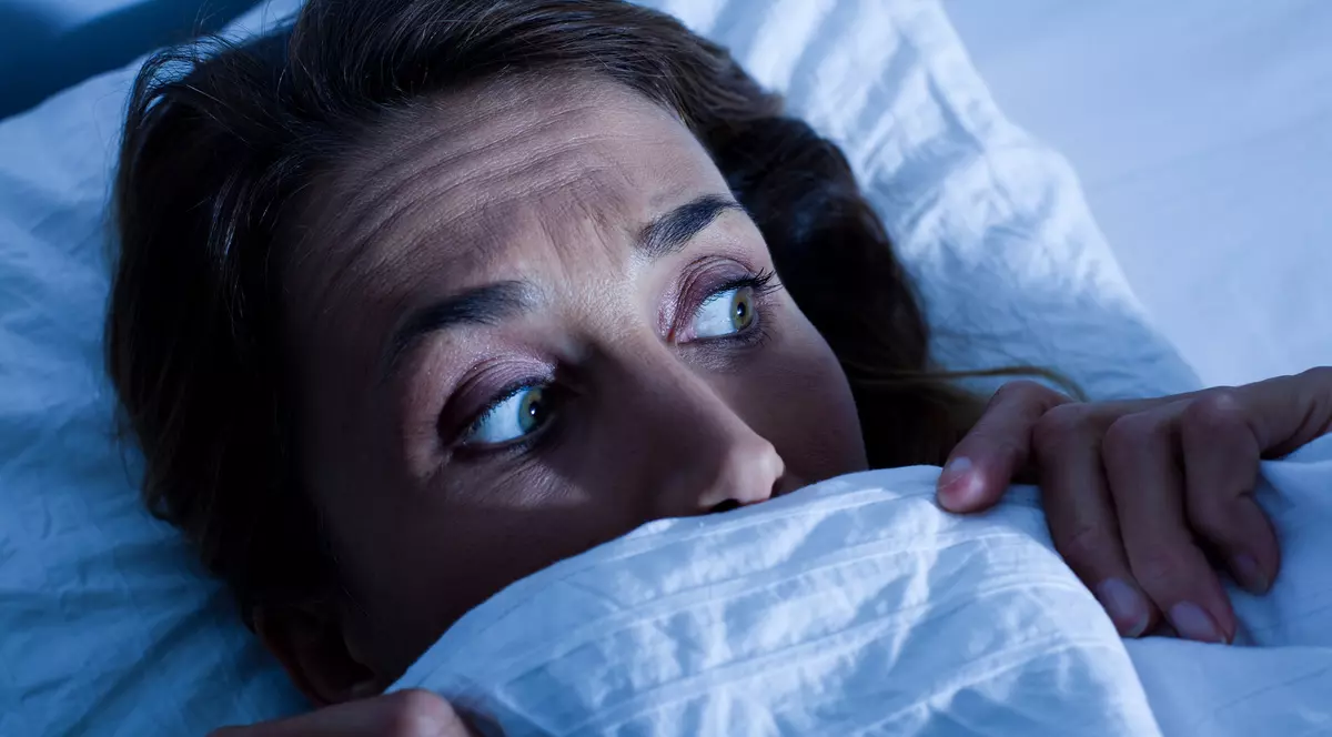 15 lucruri înfricoșătoare despre paralizia în somn