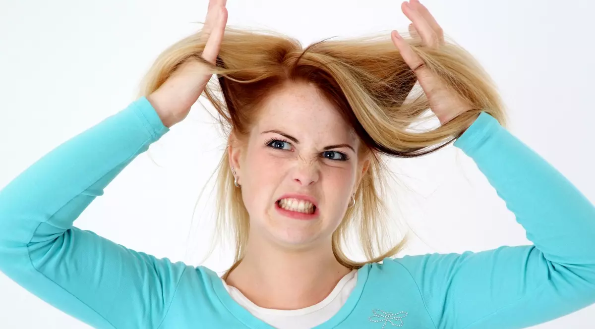 Cele mai enervante 18 lucruri care i se pot întâmpla unei persoane într-o zi obișnuită