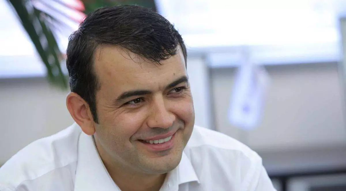 Premierul Moldovei şi-a dat demisia, după scandalul legat de actele sale de studii. "Consider că cetăţenii sunt egali, un premier trebuie să sprijine o anchetă transparentă"