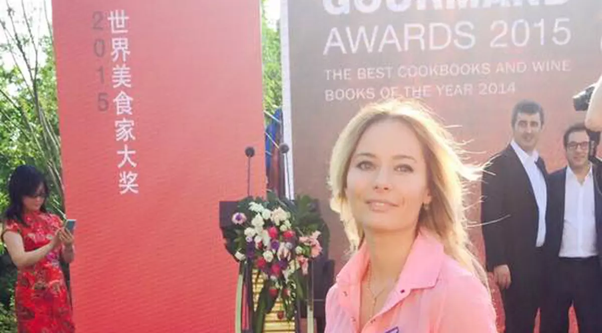 Laura Cosoi a cucerit China înaintea Monicăi Gabor!