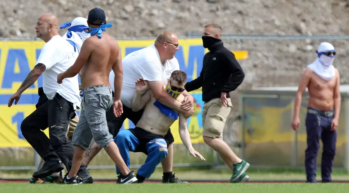 Bătaie cruntă în Germania! Un nume mare a fost implicat: ”N-am mai întâlnit așa ceva”! GALERIE FOTO&VIDEO