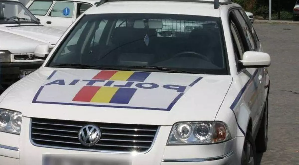 A furat o sacoșă și l-a călcat mașina