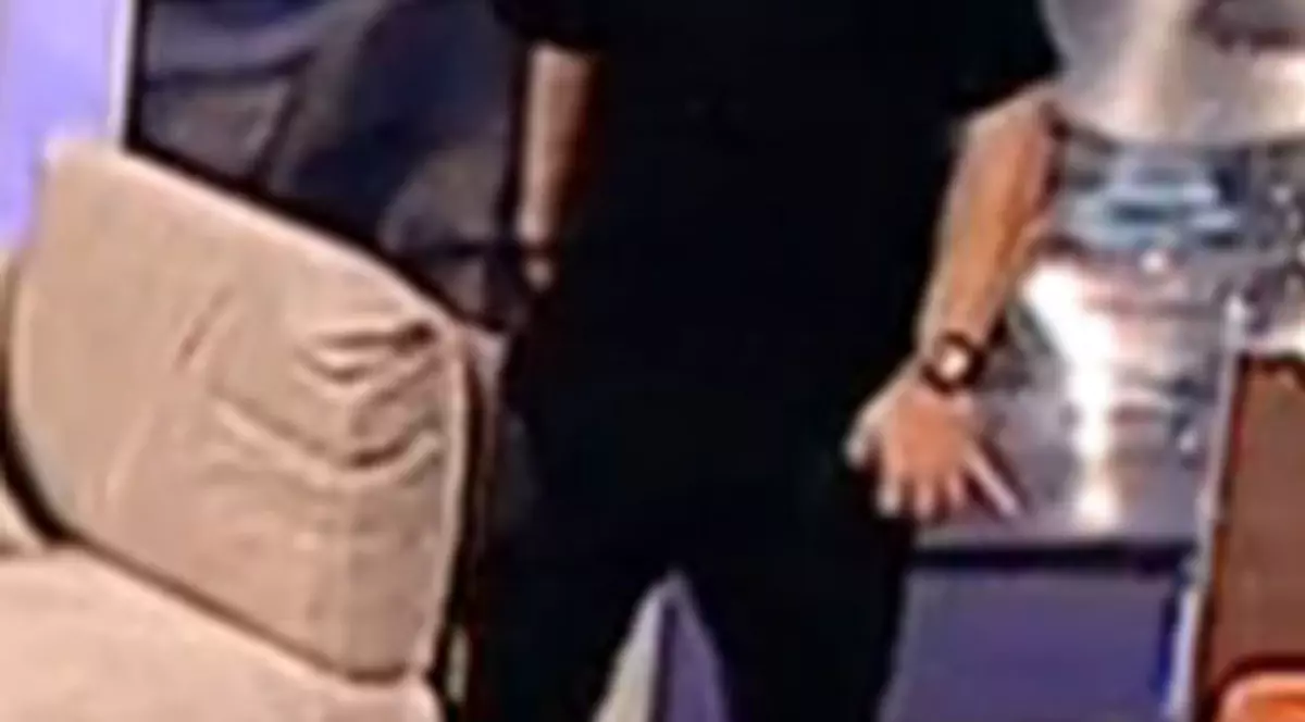 Moment penibil în direct! Un artist a căzut pe burtă în emisiunea lui Mihai Morar