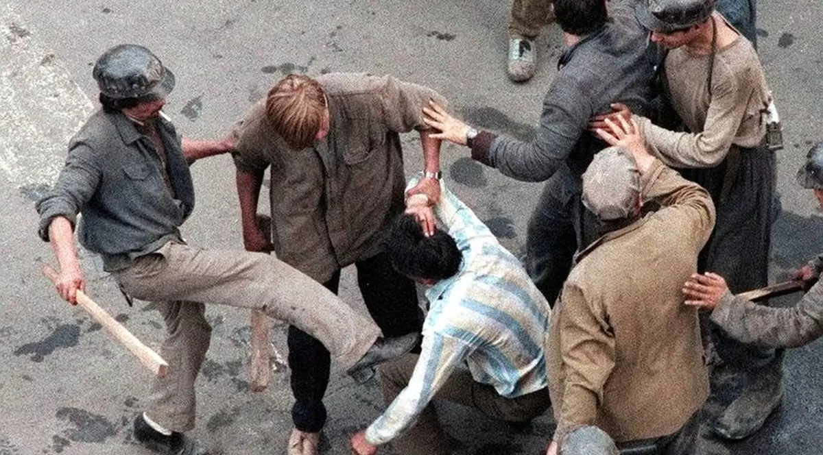 Universitatea din Bucureşti s-a constituit parte civilă în dosarul Mineriadei