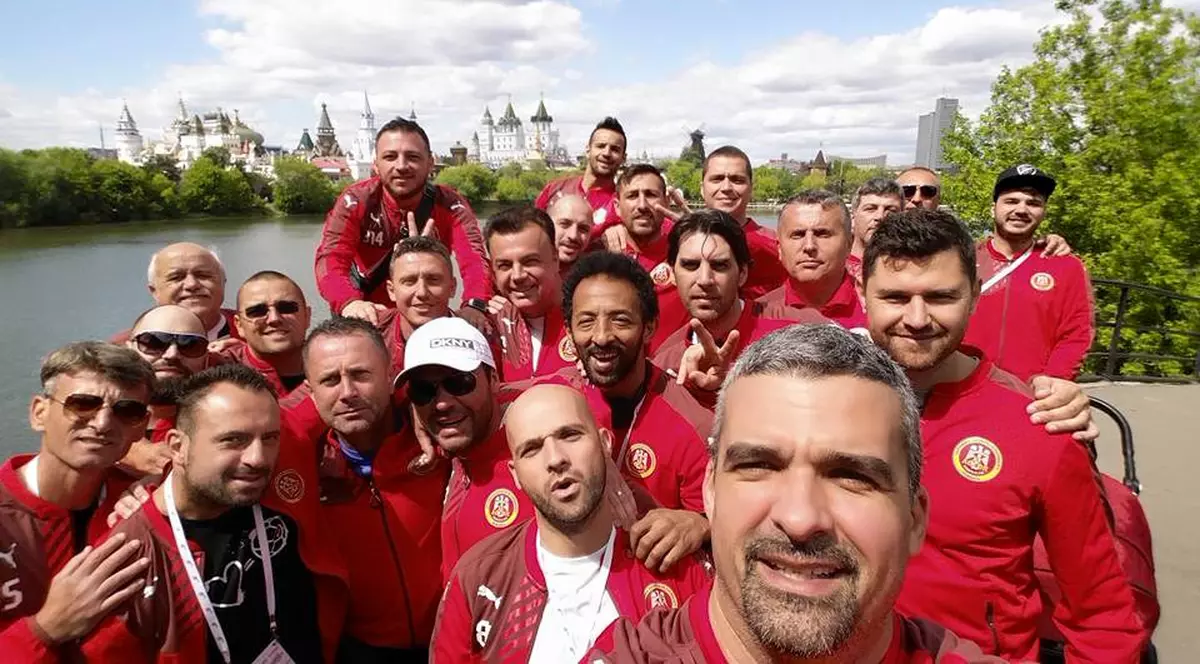 Deținătorii titlului de campioni mondiali în 2014, Naționala Artiștilor-fotbaliști se bate anul acesta pentru ultimul loc pe podium