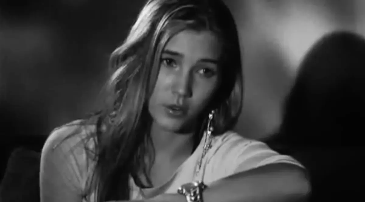 Frumoasa Niki Gudex face mountain bike și pozează în reviste / VIDEO