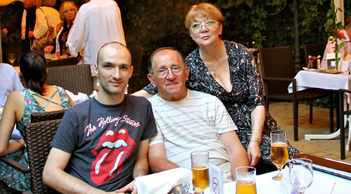 Genialul Virgil Ogășanu sărbătorește astăzi 75 de ani! Artistul va petrece alături de fiul său, la munte!