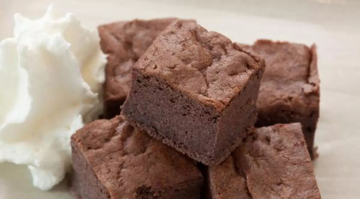 Prăjitură cu ciocolată din două ingrediente