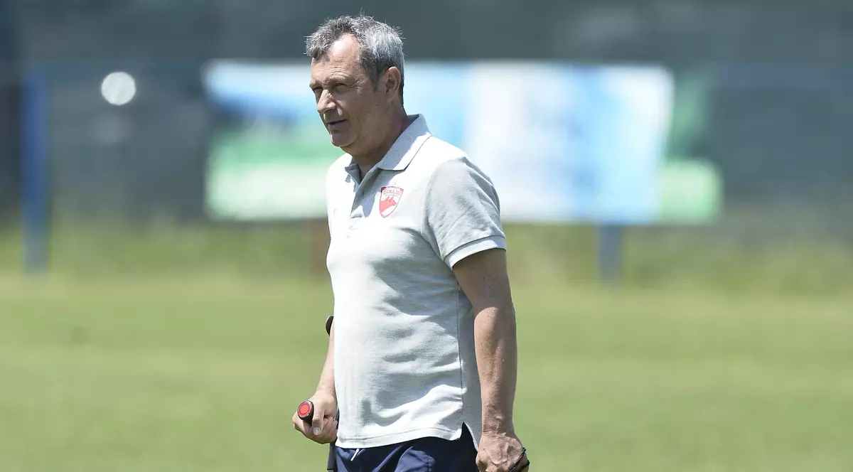 Mircea Rednic, la cuțit. Antrenorul se operează în Belgia. O echipă românească îl vrea cu disperare