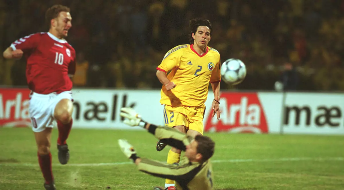 IRLANDA DE NORD - ROMÂNIA (sâmbătă, ora 21.45, TVR 1), PRELIMINARII EURO 2016 / Revedere după 12 ani! ^Dialog savuros între selecționerul Anghel Iordănescu și ”coșmarul” carierei sale: ”M-ai lăsat fără serviciu!”