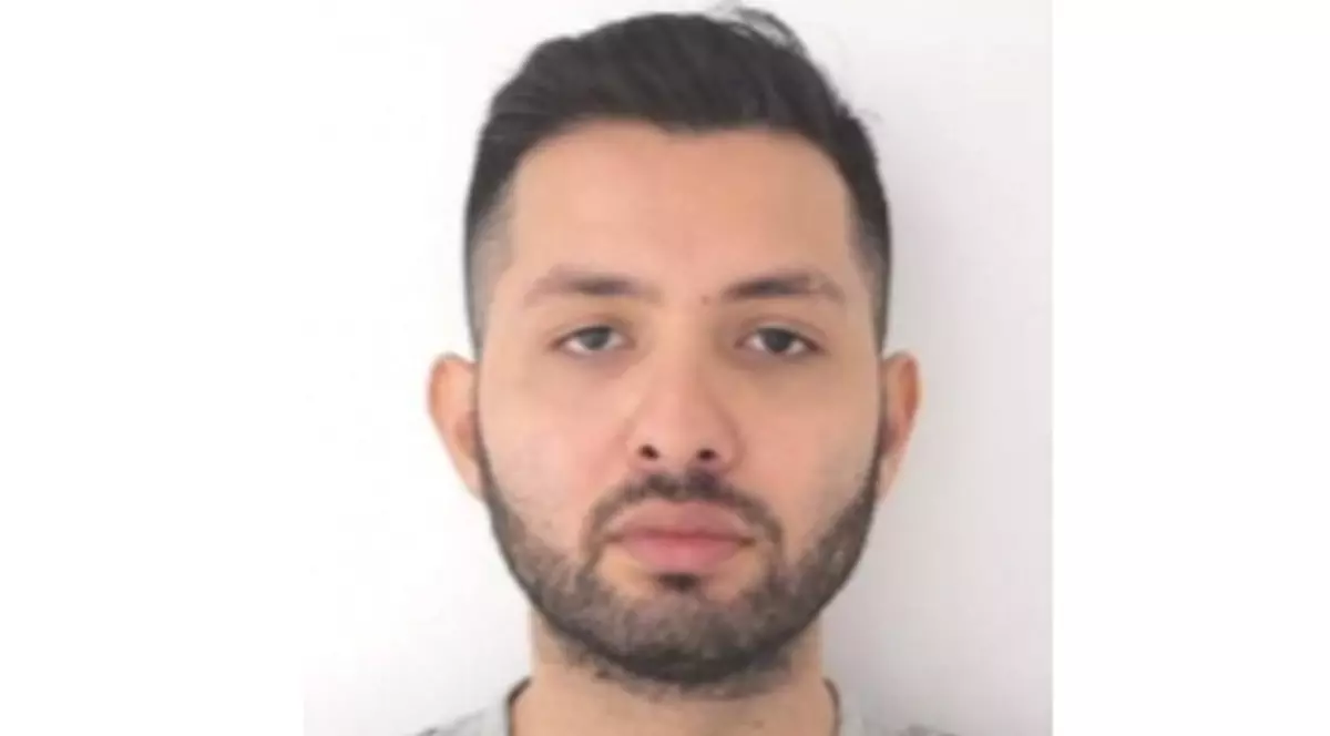 Bărbatul care a înjunghiat un tânăr în Centru Vechi a fost dat în urmărire generală