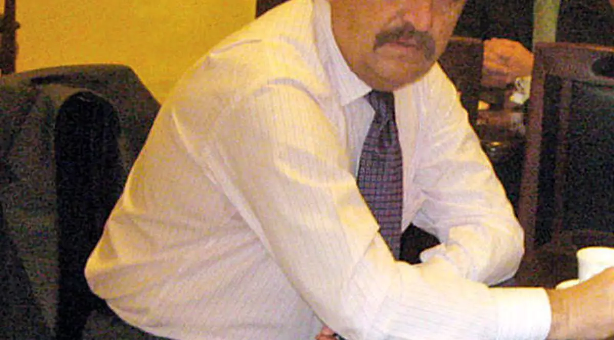 Toni Greblă, acuzat că a primit foloase necuvenite: un tractor cu remorcă, 80 de struţi şi materiale de construcţie