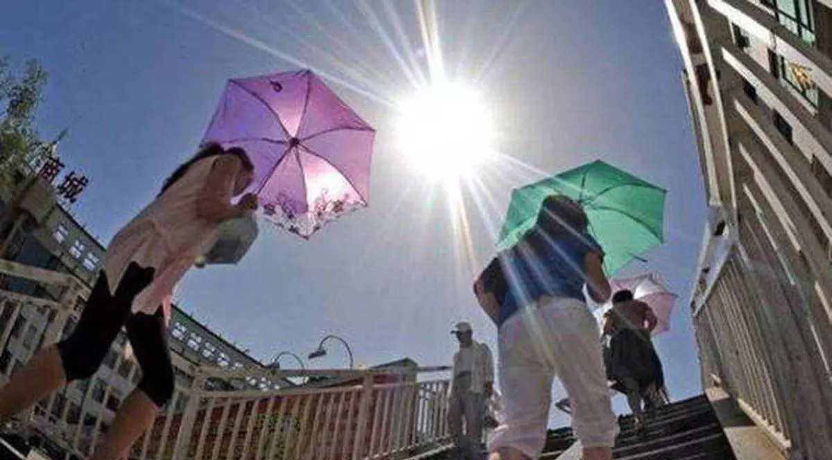 PROGNOZA METEO pentru următoarele două zile. Ne vom topi de cald şi la umbră