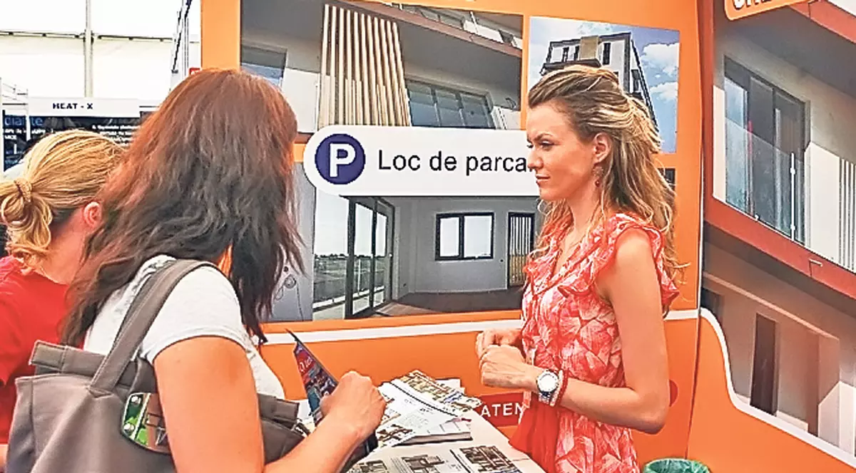 Românii se înghesuie să îşi ia «Prima Casă»