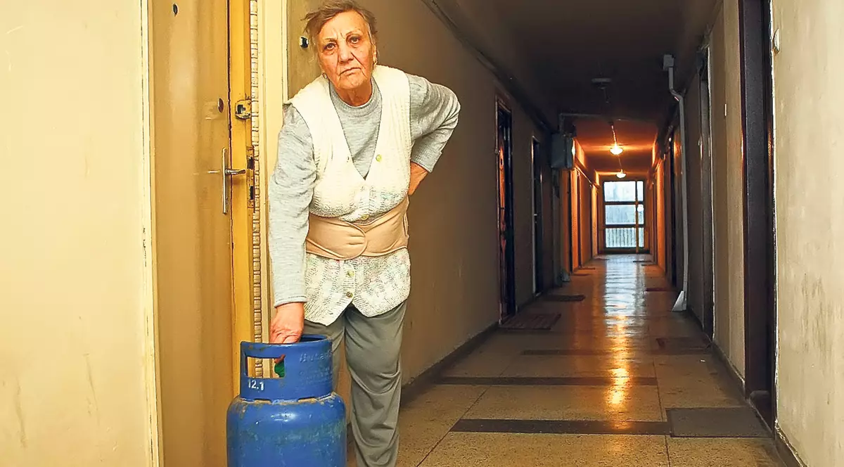 «Toată viaţa am cărat butelii»