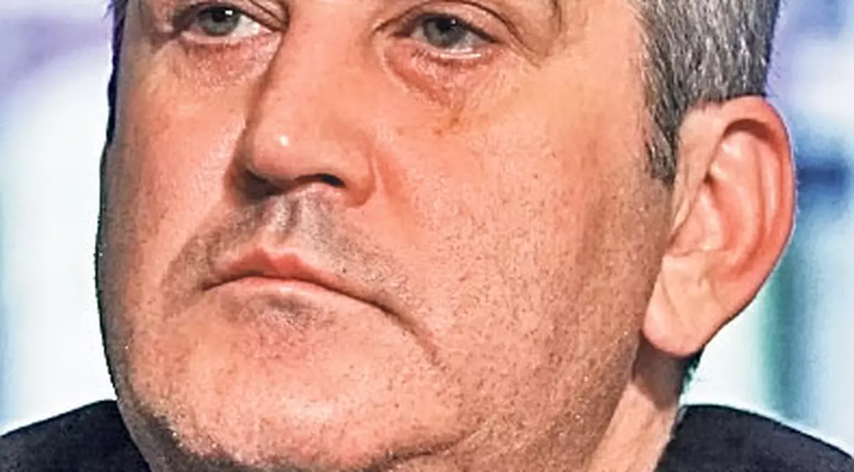 Amănunte incredibile în scandalul privind teza de doctorat a premierului interimar Gabriel Oprea 