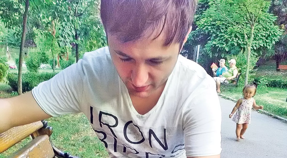 Secretele unui gamer de profesie! Silviu «NightEnd» Lazăr nu se pricepe la table, dar «sparge» jocurile de strategie