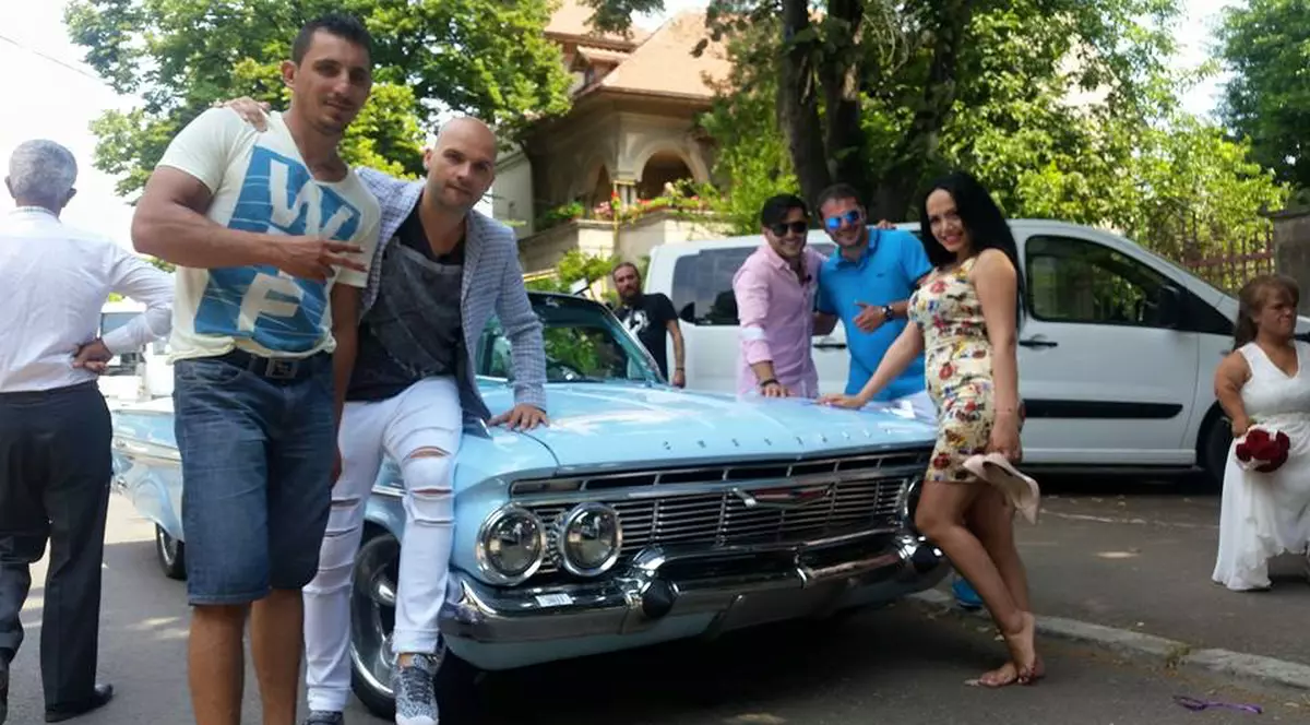 Toate vedetele s-au adunat la o nuntă la mare! Vezi cine sunt mirii!