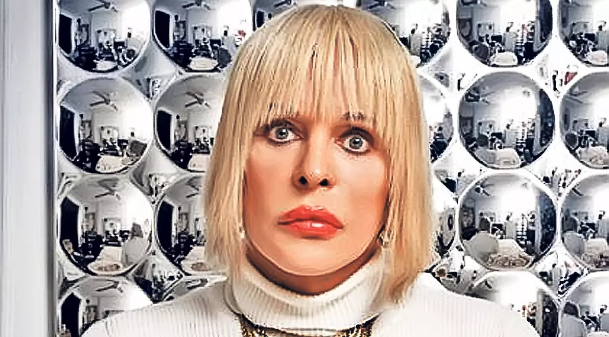 S-a transformat în propria lui soție! Un artist american a șocat întreaga lume cu proiectul său inedit, dedicat iubirii vieții lui