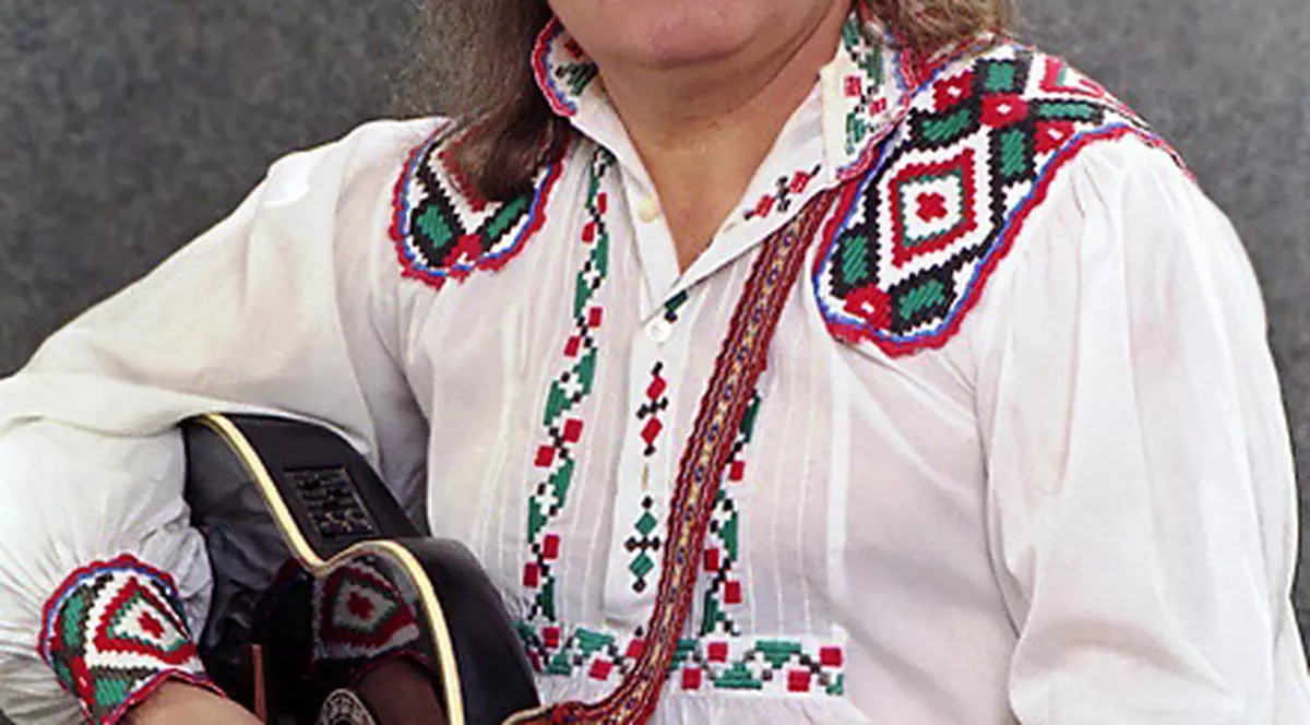 Un îndrăgit cântăreţ este suspect de CANCER. Artistul este internat la Bucureşti şi are mare nevoie de ajutor