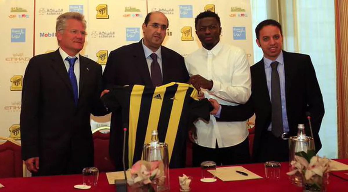 Bölöni s-a îmbrăcat de gală la prezentarea oficială a lui Sulley Muntari / GALERIE FOTO