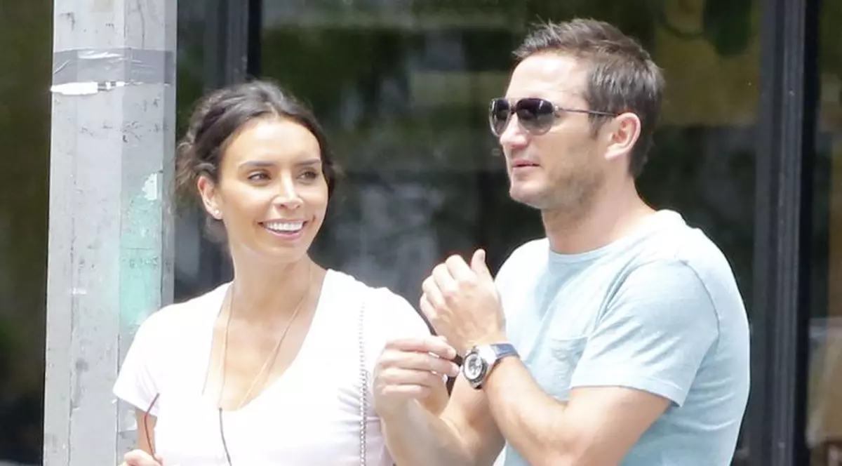 Nuntă mare-n ANGLIA! O prezentatoare TV se căsătorește cu un cunoscut FOTBALIST. După nuntă, se vor despărți!