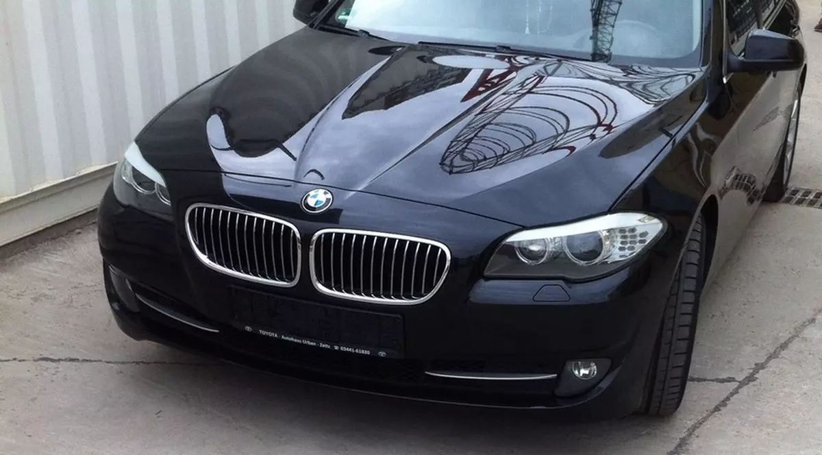 O șoferiță a fost dată jos de polițiști din bolidul ei de 40.000 de euro! Explicația e...