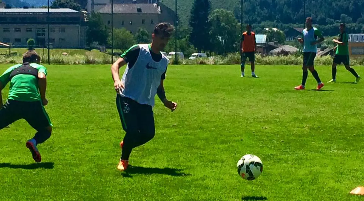 Mirele, TE BAGI? Actualul director sportiv al Stelei e în formă excelentă. ^Fostul căpitan din Ghencea s-ar putea relegitima