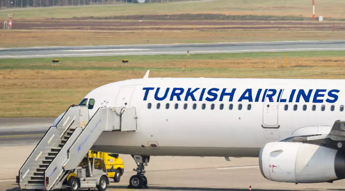 Panică în aer! Un avion al Turkish Airlines care zbura pe ruta Istanbul-Londra a aterizat de urgență