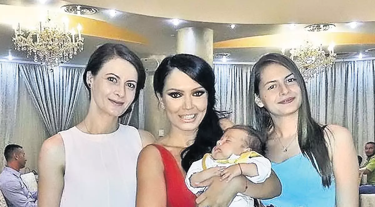 Botez fără vedete, cu manele și muzică populară | Andreea Mantea a cheltuit bani frumoși pentru fiul ei