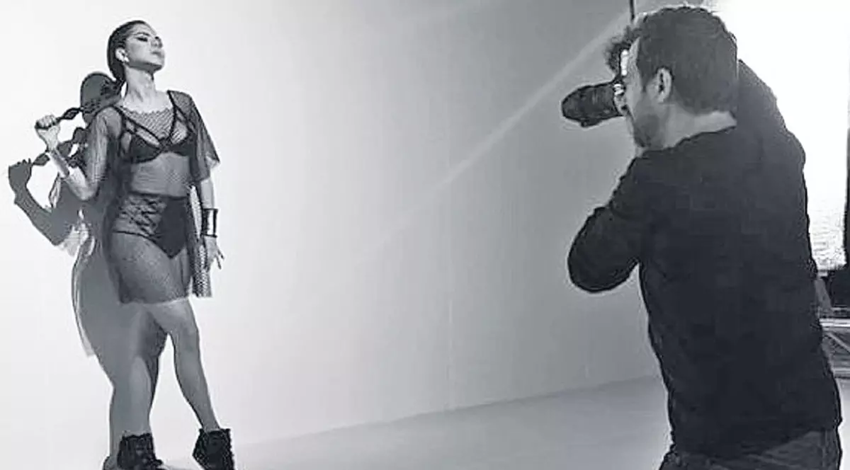 Ea a rămas în România, pe el l-a trimis în America. Inna şi iubitul său au luat o pauză | EXCLUSIV