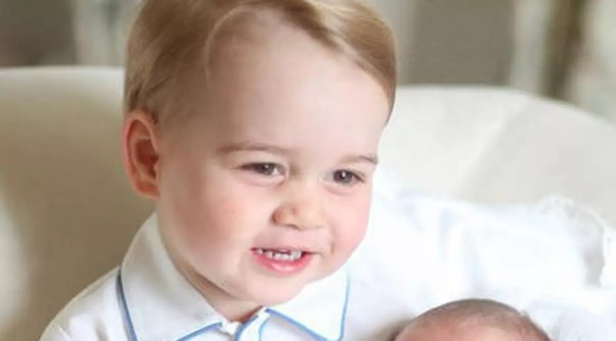 Prințul George minte în legătură cu vârsta lui. Vezi câți ani spune că are!