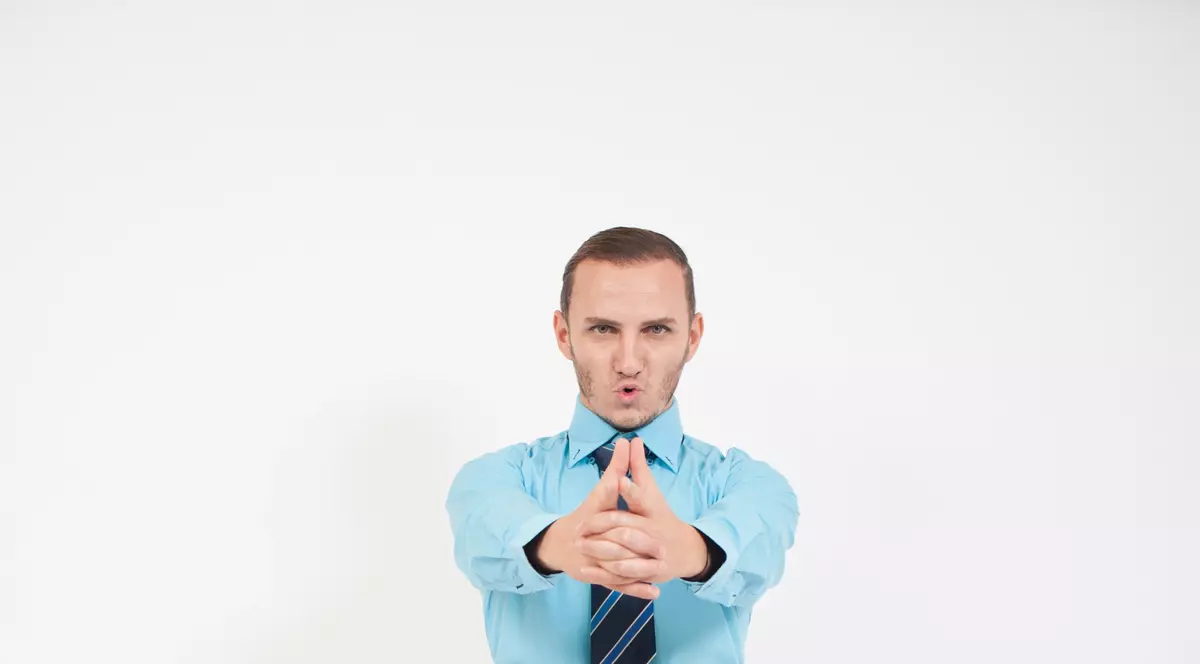 Trăistariu e foc și pară! Nu înțelege de ce i-a sărit lumea-n cap pentru că a cântat o manea