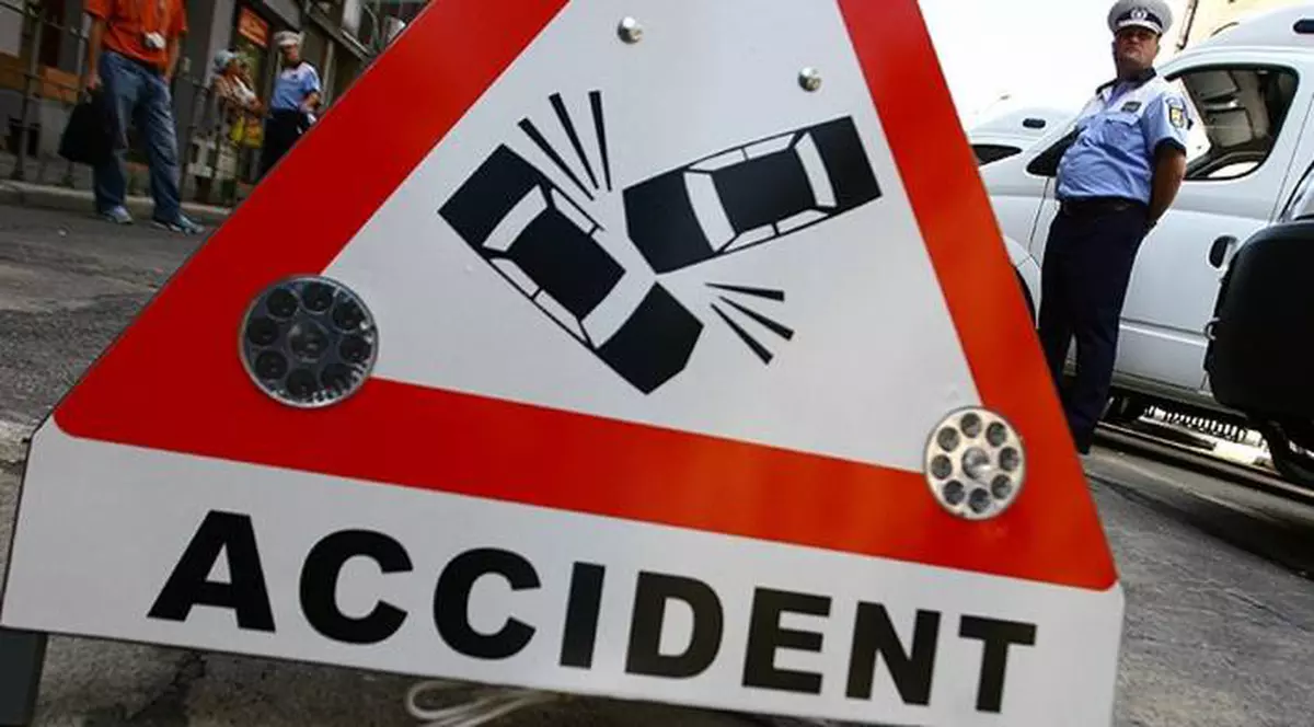 Carambol cu patru mașini în centrul Capitalei! Doi copii printre victime