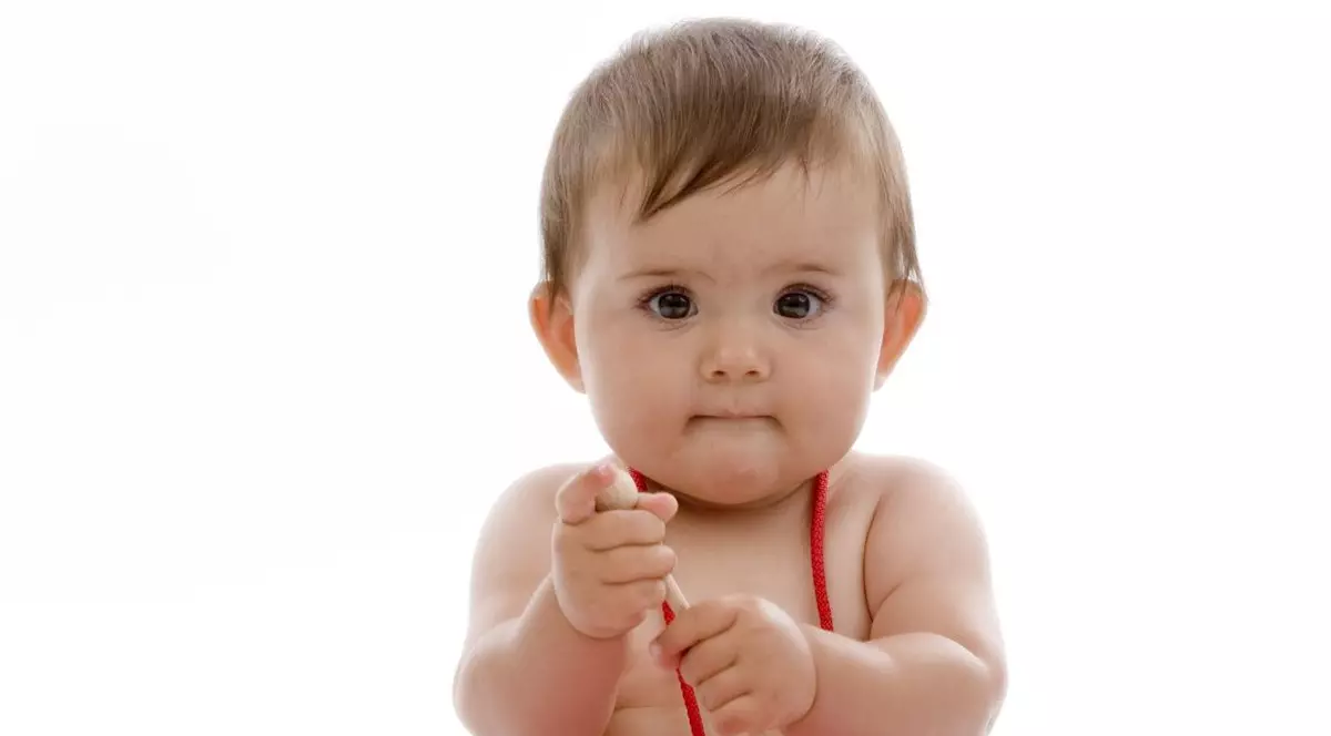 Incredibil! Cum se numește și câte prenume are fetița cu cel mai lung nume din România