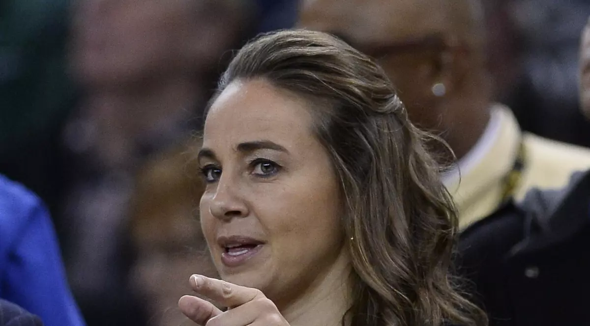 Prima femeie antrenor din NBA a câștigat liga de vară cu San Antonio Spurs