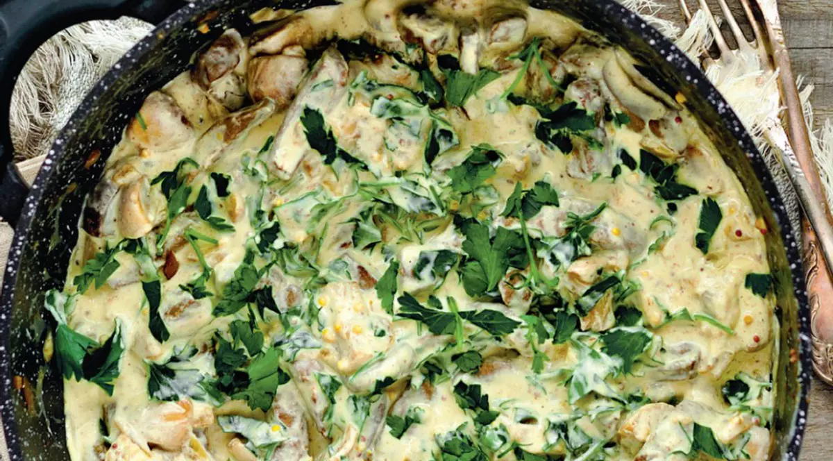 Ciulama de ciuperci champignon