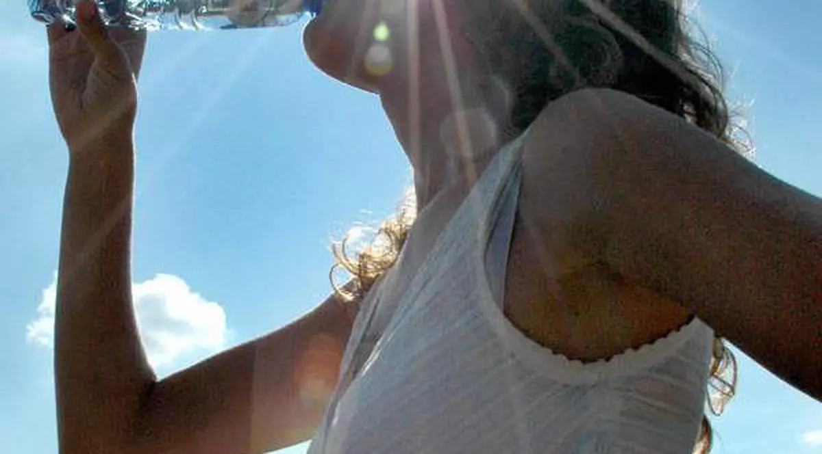 E PRĂPĂD! Cod PORTOCALIU de CANICULĂ în România! Temperaturi de 40 de grade la umbră