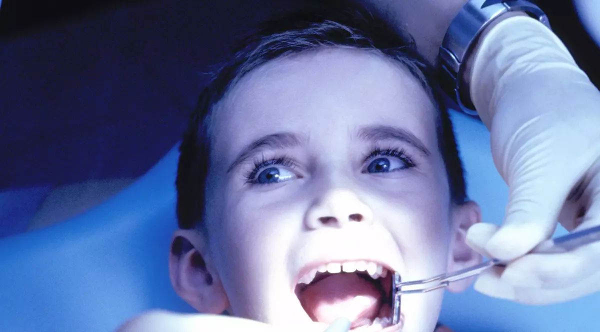 11.000 de oameni au luat HIV de la stomatolog. În ce zone se află cabinetele dentiștilor criminali?