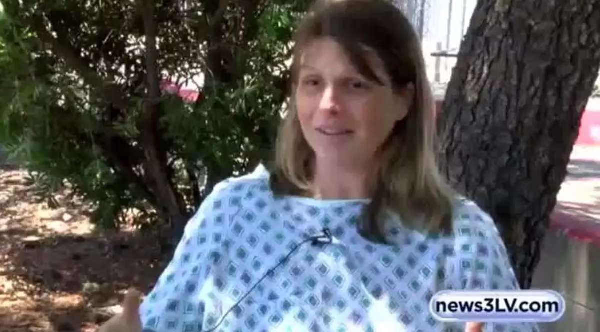 O femeie a născut de una singură ÎN PUSTIETATE | VIDEO