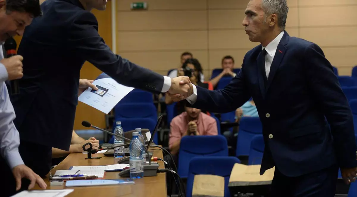 Adrian Iencsi va fi prezentat luni ca antrenor al Rapidului