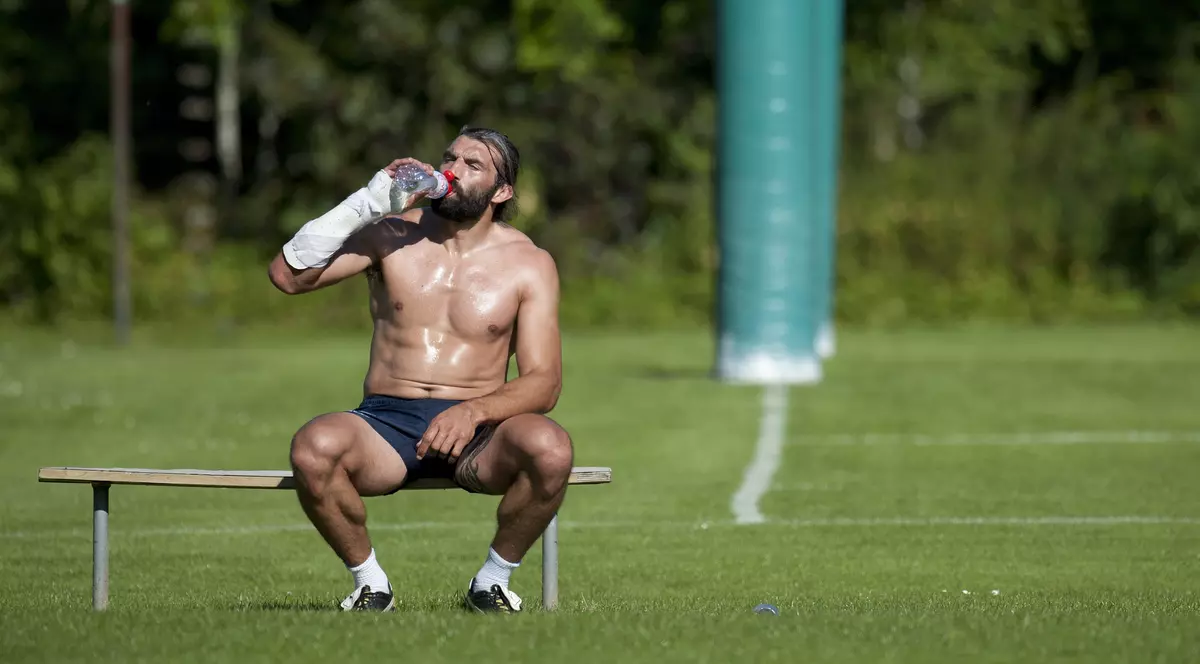 Culmea sportului: să te accidentezi la meciul de retragere! I s-a întâmplat unui ”greu”