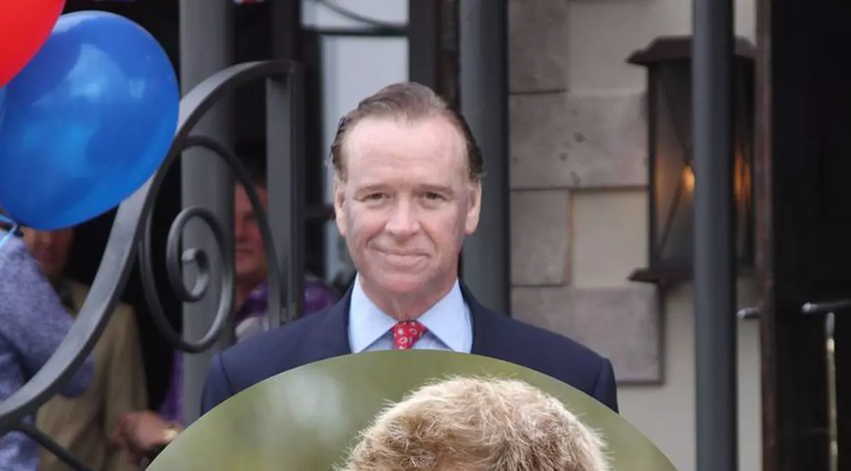 Este Prințul Harry fiul AMANTULUI PRINȚESEI DIANA? Uite ce SEAMĂNĂ! | FOTO